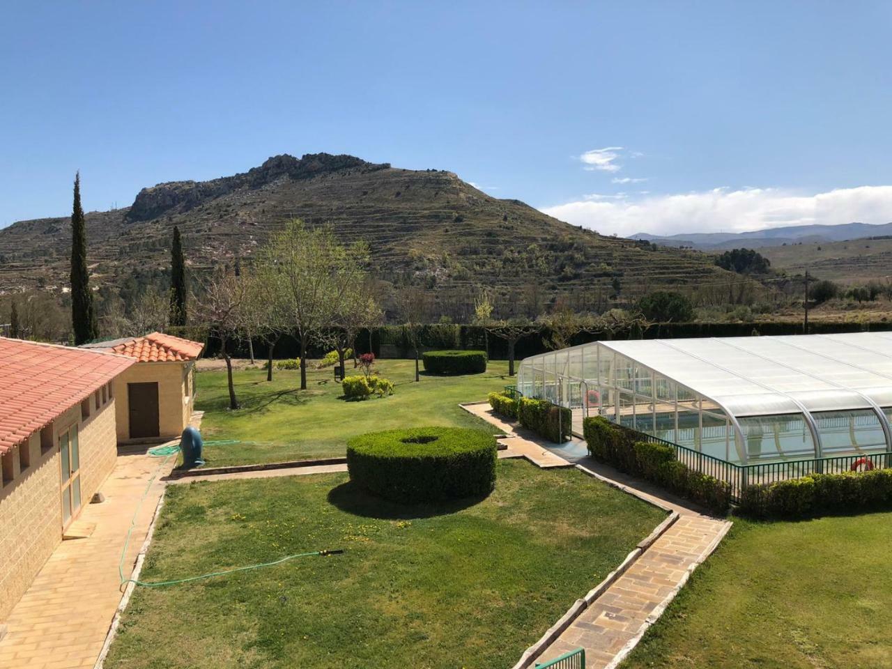 Hotel Villa De Estercuel Bagian luar foto