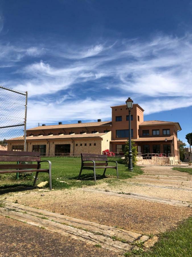 Hotel Villa De Estercuel Bagian luar foto